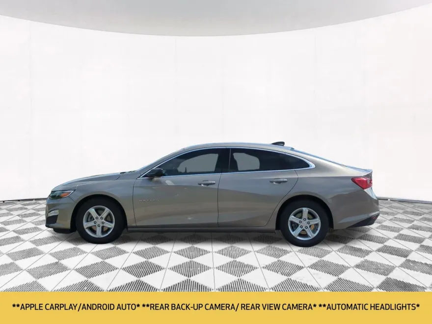 2022 Chevrolet Malibu photo 1