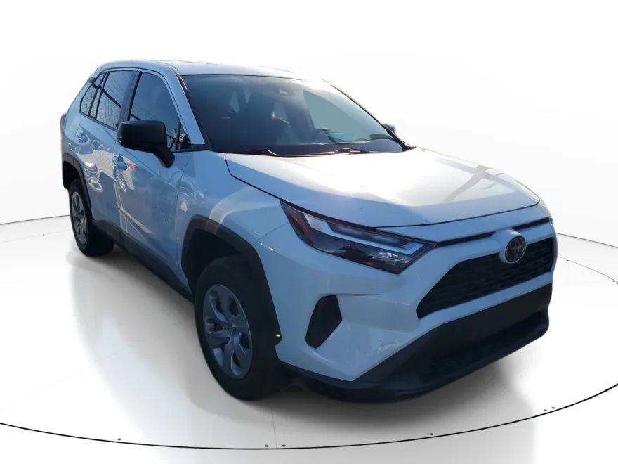 2023 Toyota RAV4 LE photo 1