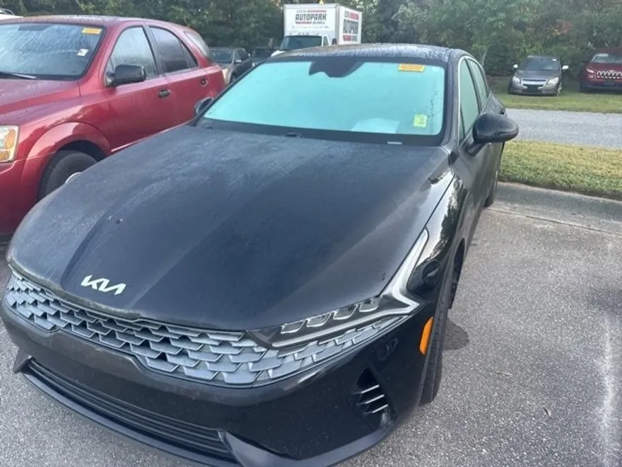 2022 Kia K5 LX photo 1