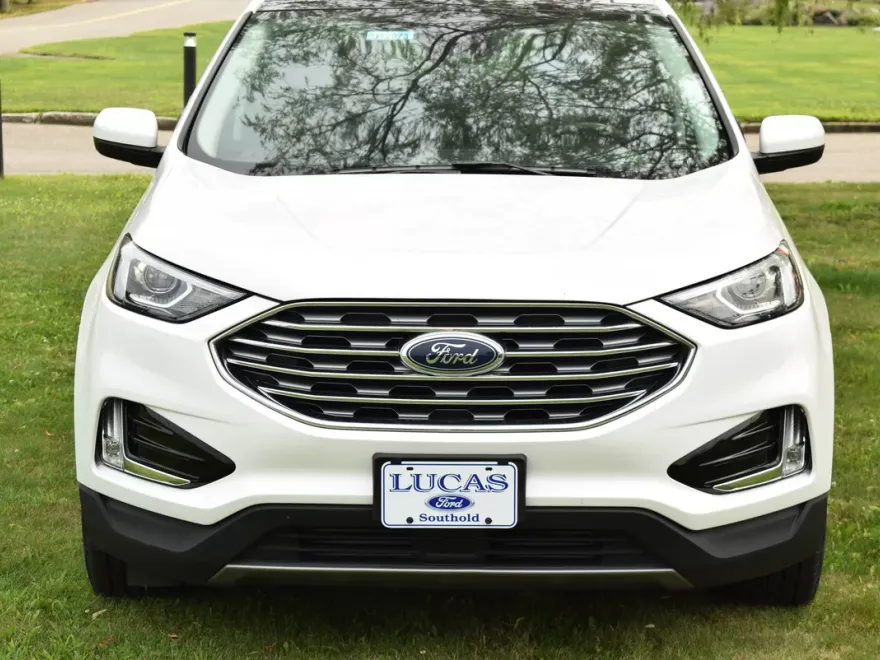 2021 Ford Edge SEL photo 1