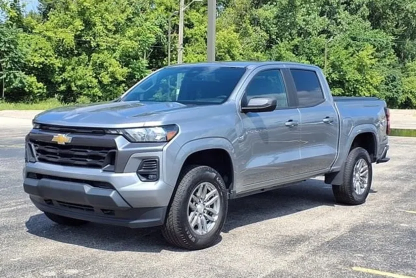 2023 Chevrolet Colorado LT photo 1