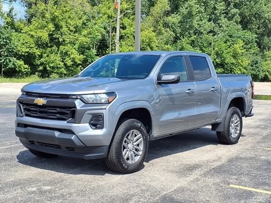 2023 Chevrolet Colorado LT photo 1
