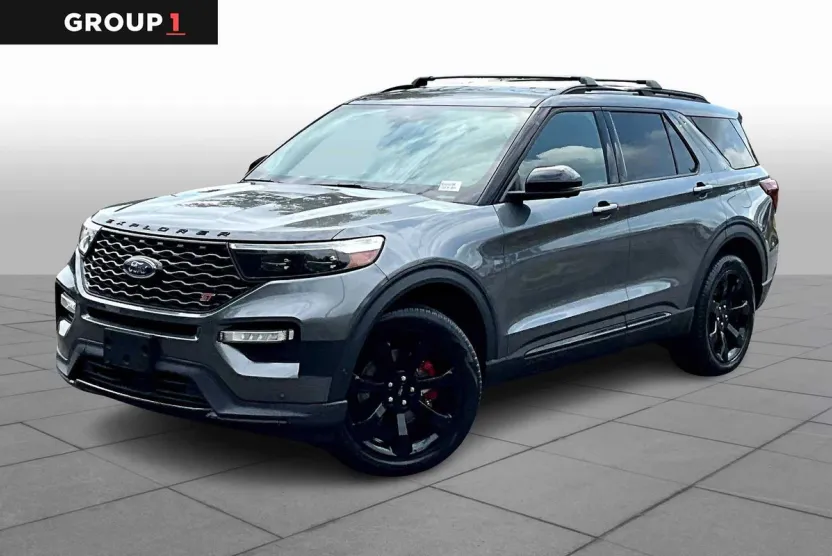 2022 Ford Explorer ST photo 1