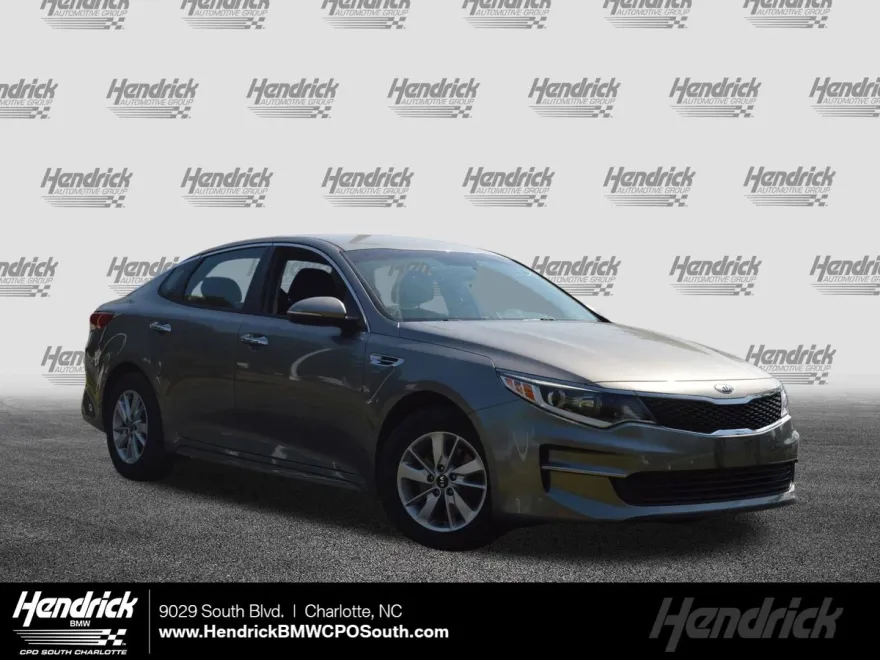 2016 Kia Optima LX photo 1