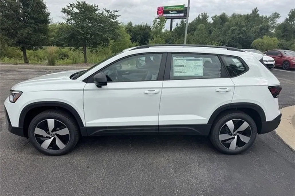 2025 Volkswagen Taos S photo 1