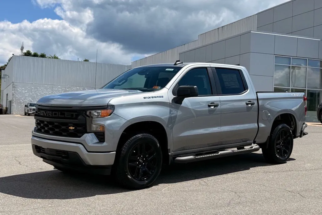 2026 Chevrolet Silverado 1500 Custom photo 1