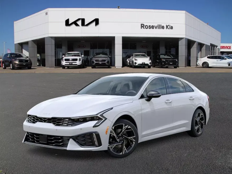 2025 Kia K5 GT-Line photo 1