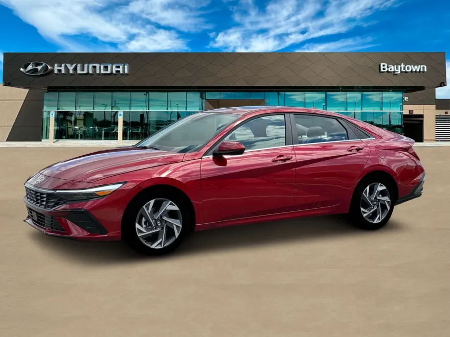 2025 Hyundai Elantra SEL Convenience photo 2