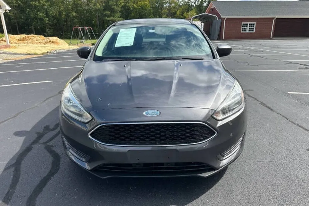 2018 Ford Focus SE photo 1
