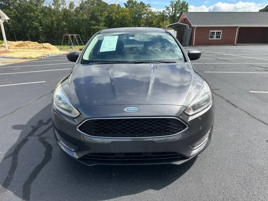 2018 Ford Focus SE photo 1