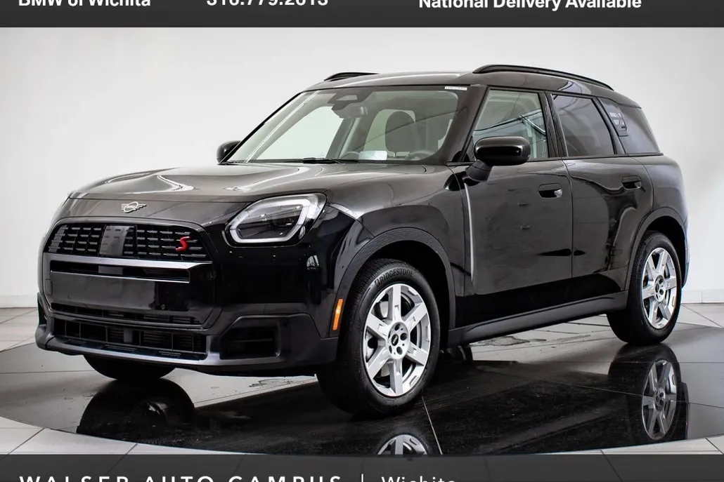 2025 Mini Cooper S ALL4 photo 1