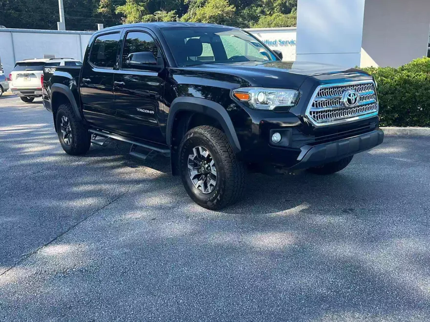 2017 Toyota Tacoma SR V6 photo 1