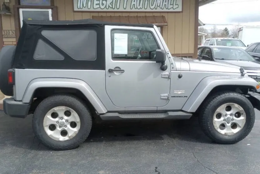 2015 Jeep Wrangler Sahara photo 1
