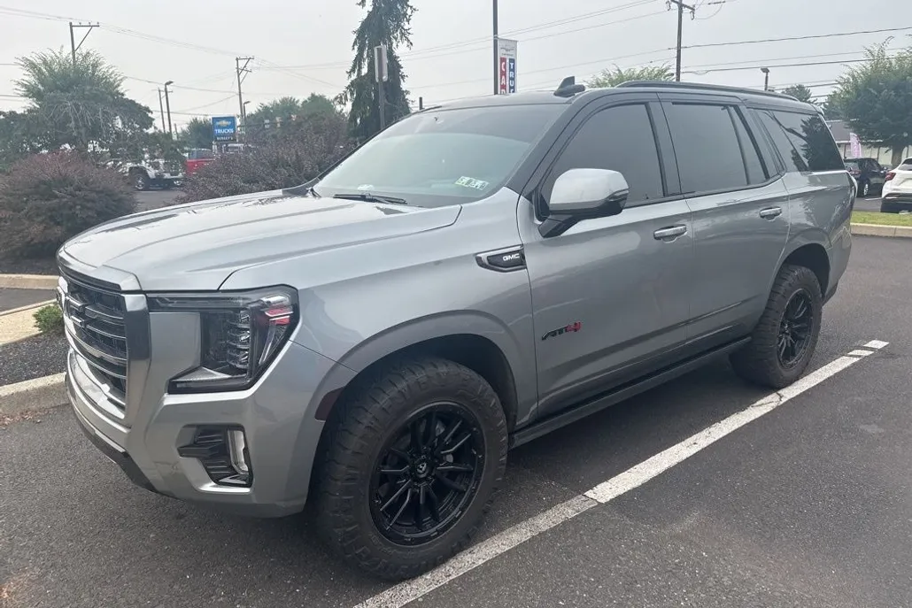 2023 Gmc Yukon AT4 photo 1
