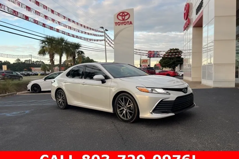 2023 Toyota Camry XLE V6 photo 1
