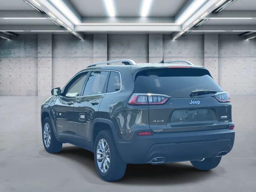 2021 Jeep Cherokee Latitude Lux photo 1