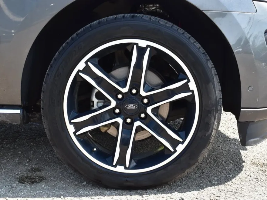 2021 Ford Expedition Limited photo 1