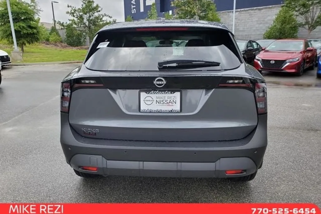 2025 Nissan Kicks SV photo 1