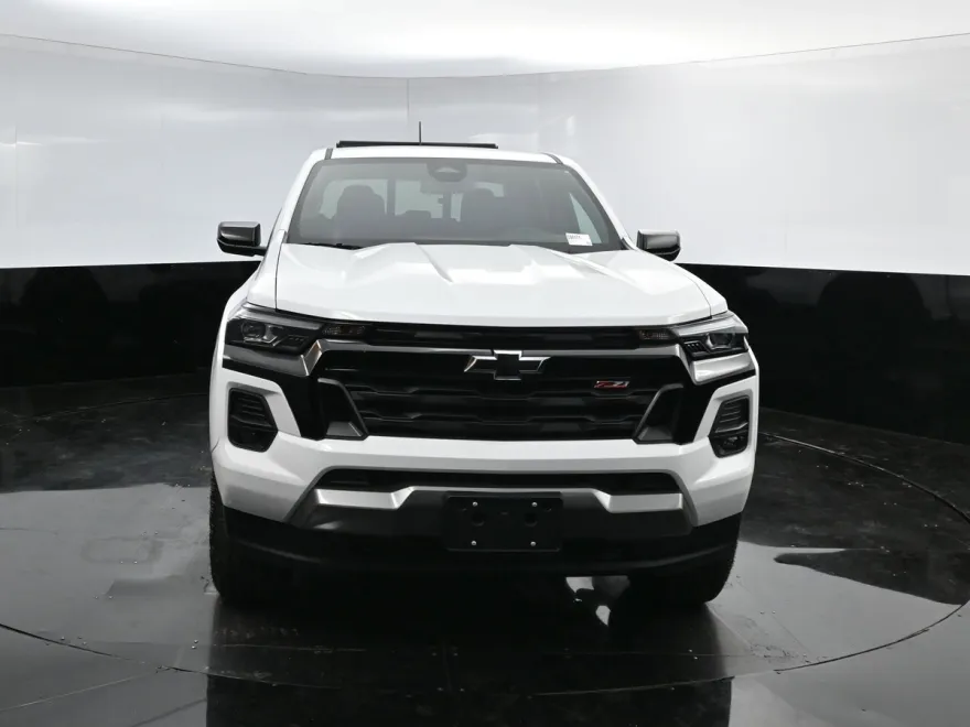 2025 Chevrolet Colorado Z71 photo 1