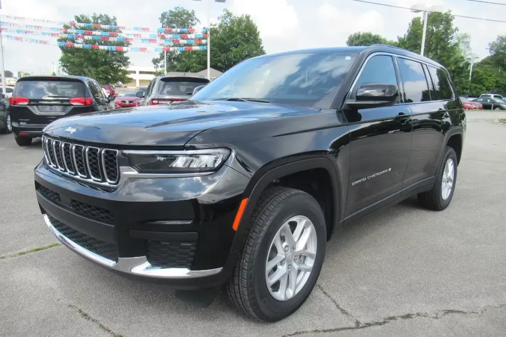 2025 Jeep Grand Cherokee Laredo X photo 1