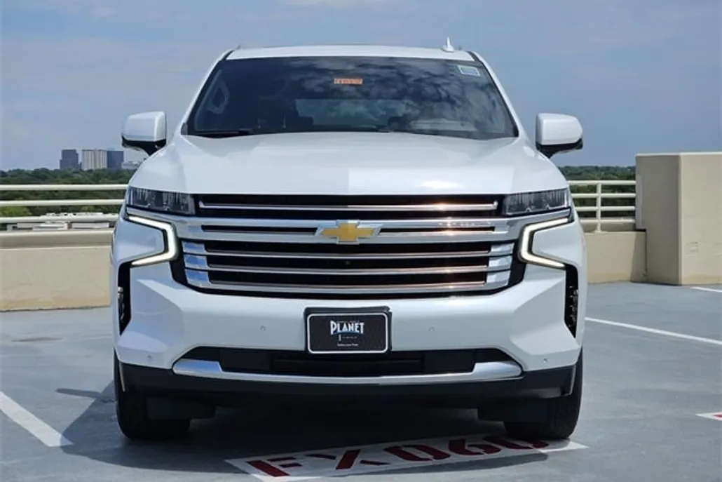 2023 Chevrolet Suburban High Country photo 1