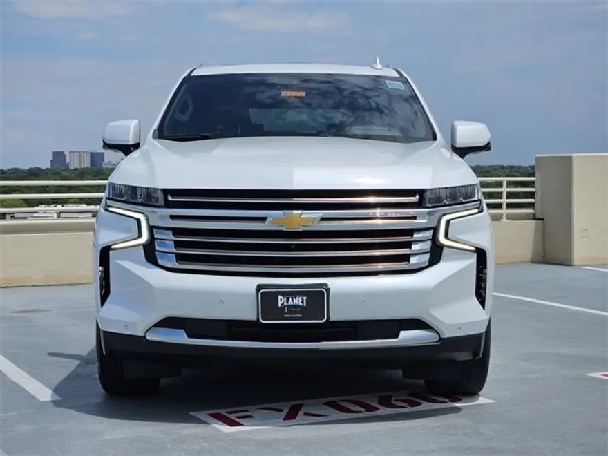 2023 Chevrolet Suburban High Country photo 1
