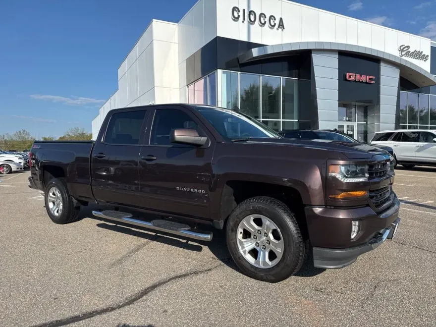 2016 Chevrolet Silverado 1500 LT photo 1