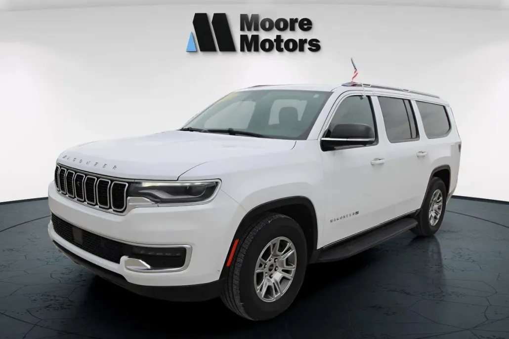 2023 Jeep Wagoneer L Base photo 1
