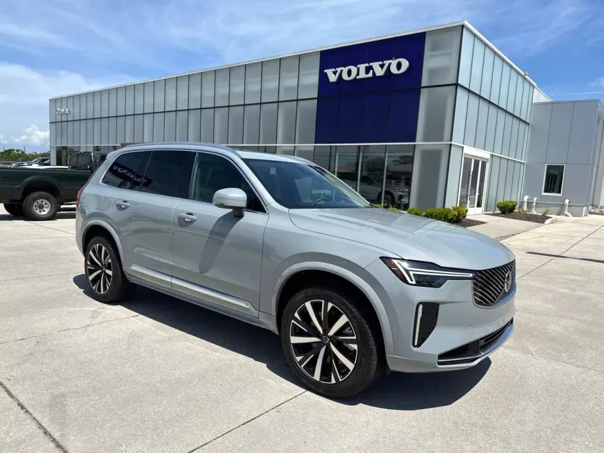 2025 Volvo XC90 T8 Core photo 1