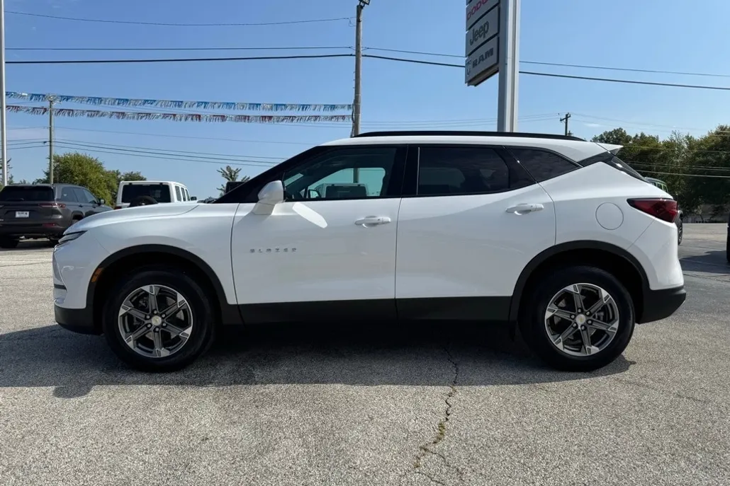 2023 Chevrolet Blazer 2LT photo 1