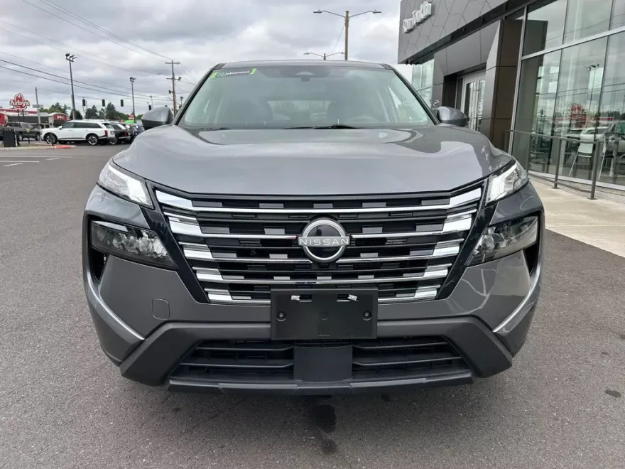 2024 Nissan Rogue SV photo 1