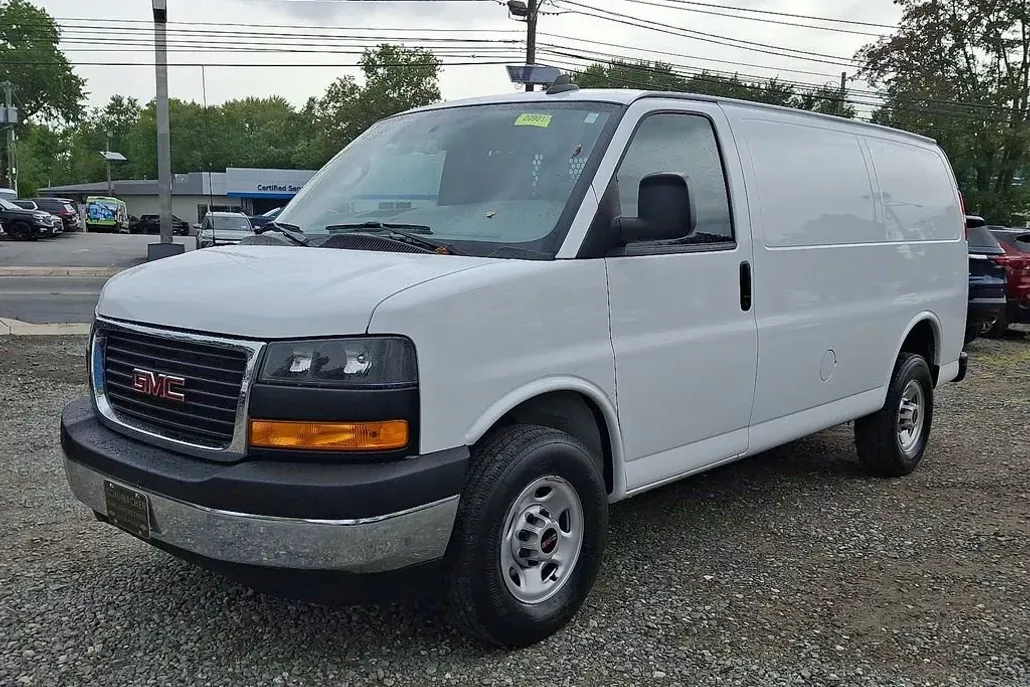 2023 Gmc Savana Cargo 2500 photo 1