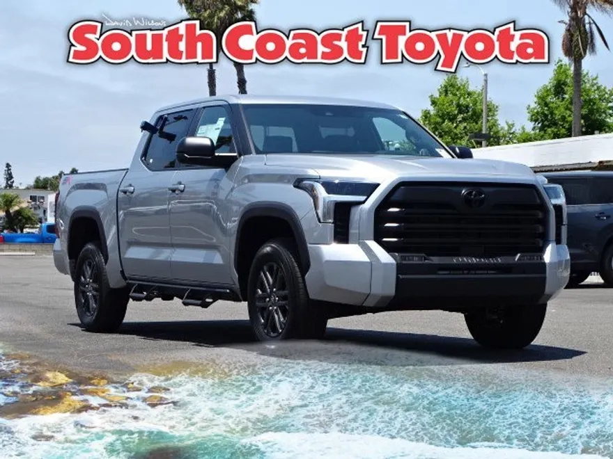 2025 Toyota Tundra SR5 CrewMax photo 1