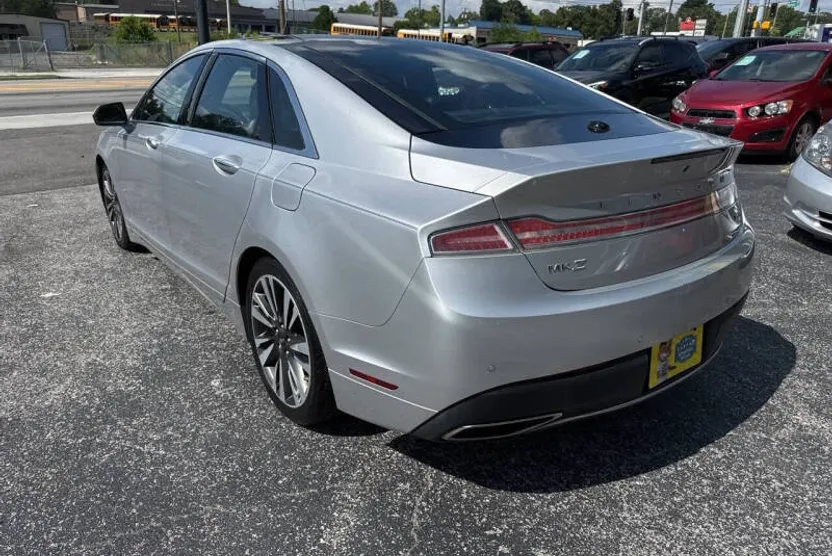2017 Lincoln MKZ Reserve photo 1
