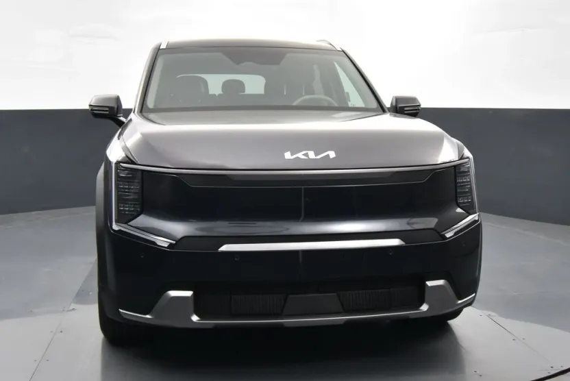 2025 Kia EV9 Wind photo 1