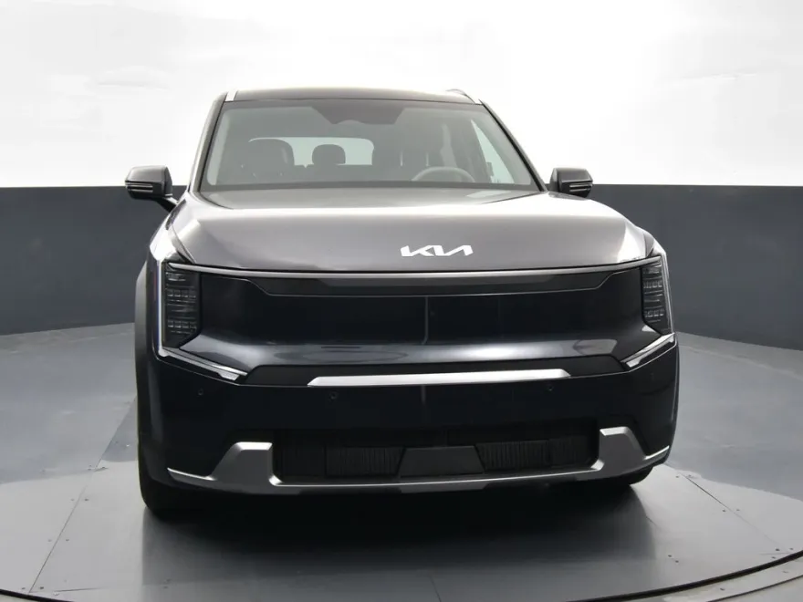 2025 Kia EV9 Wind photo 1