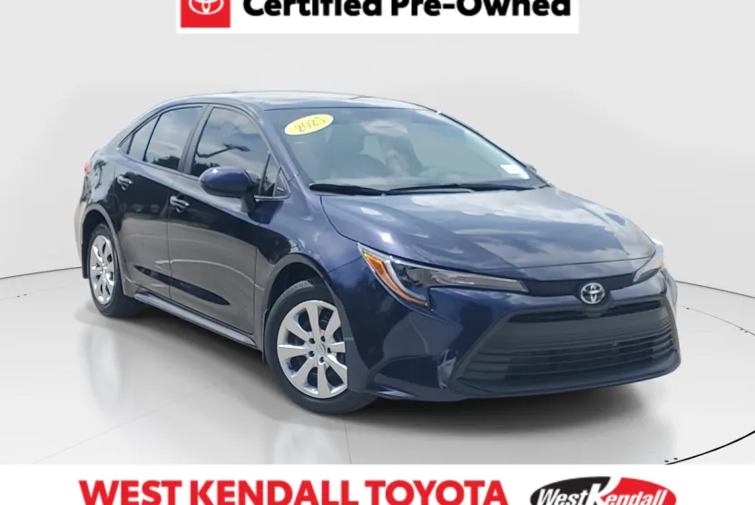 2025 Toyota Corolla LE photo 1