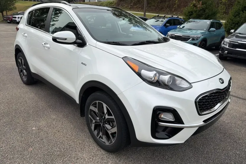 2022 Kia Sportage EX photo 1