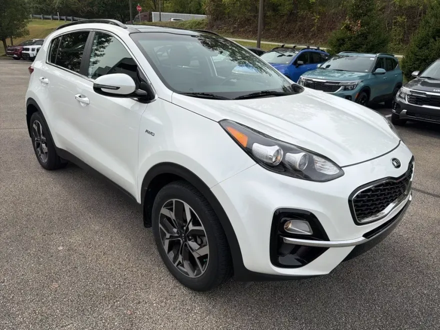 2022 Kia Sportage EX photo 1