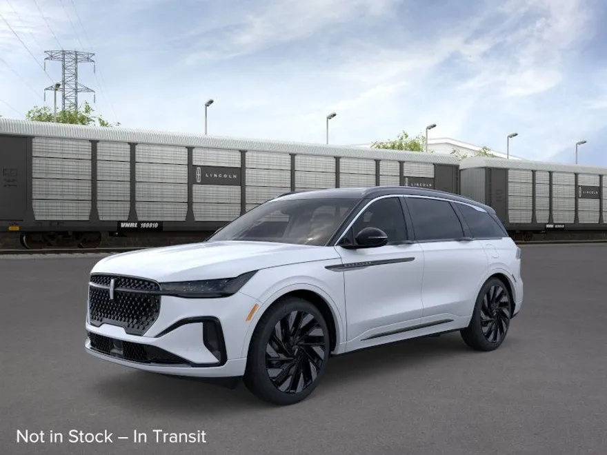 2025 Lincoln Nautilus Black Label photo 1