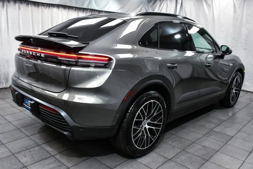 2025 Porsche Macan Electric 4 photo 1