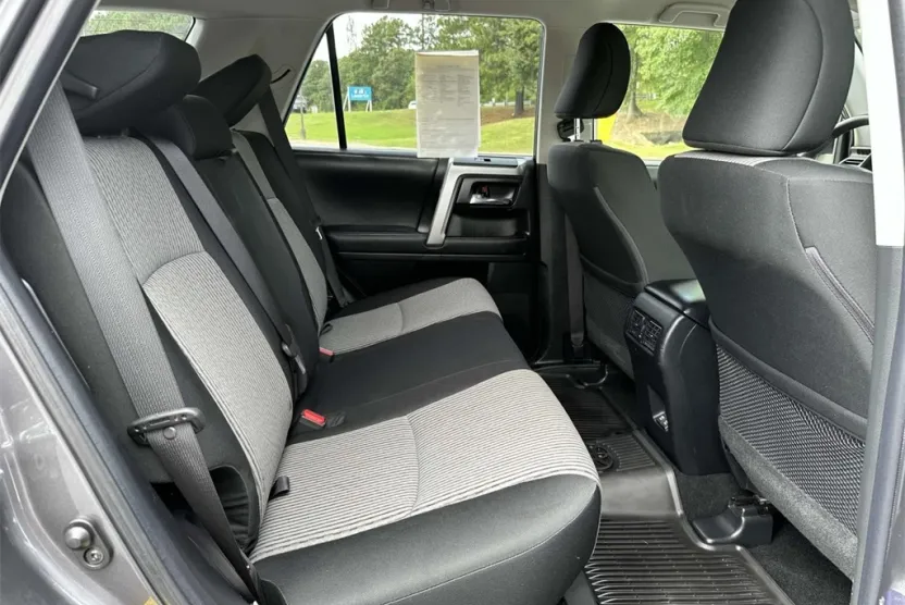 2022 Toyota 4Runner SR5 4WD photo 1