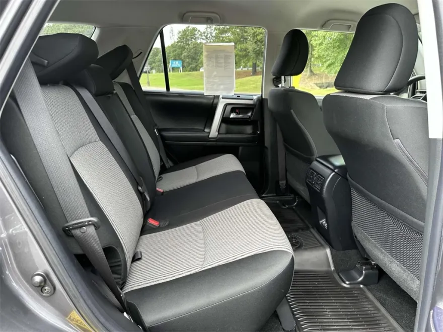 2022 Toyota 4Runner SR5 4WD photo 1
