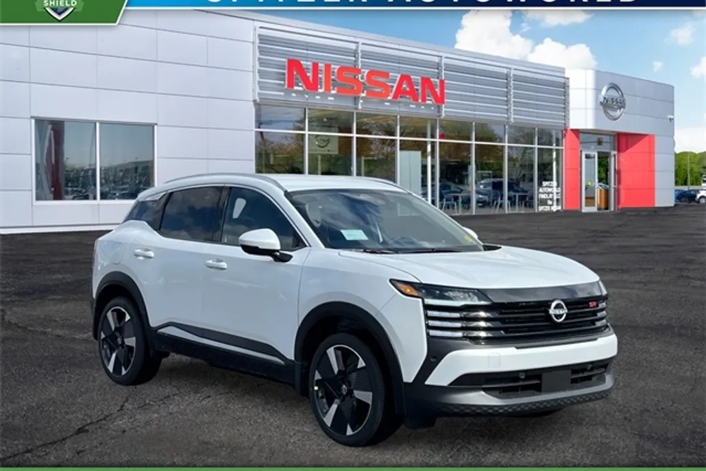 2025 Nissan Kicks SR photo 1