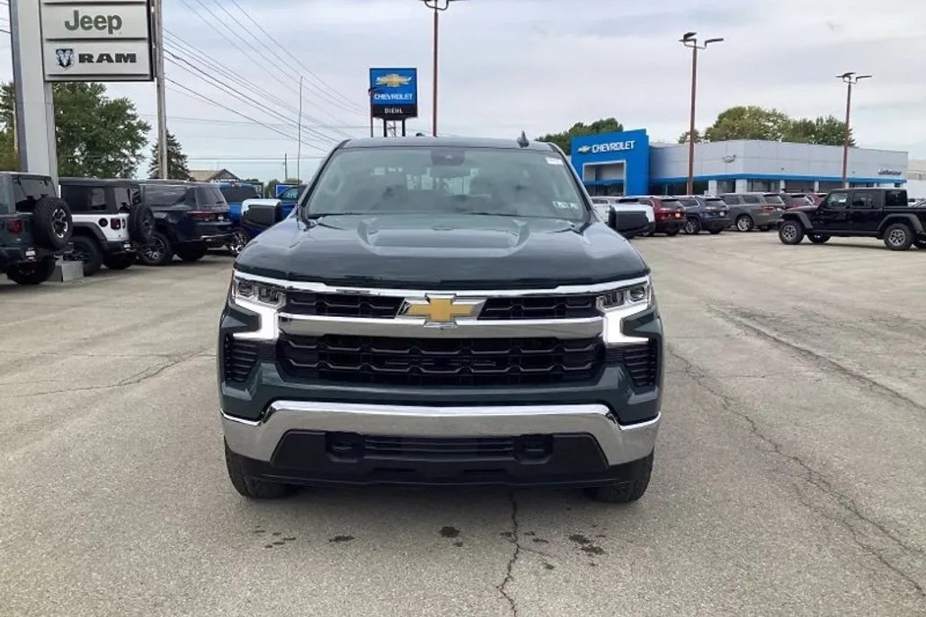 2026 Chevrolet Silverado 1500 LT photo 1
