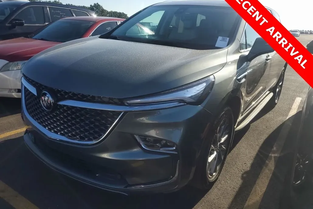 2023 Buick Enclave Avenir photo 1