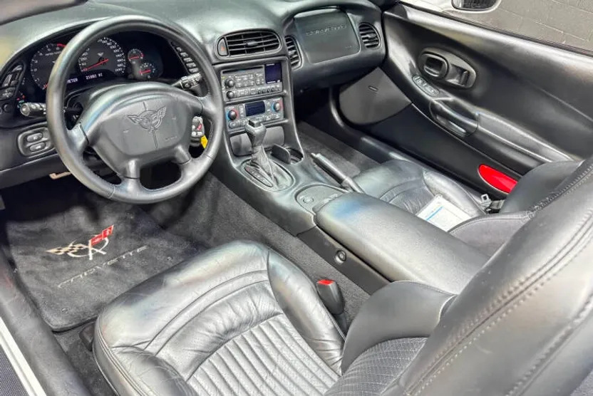 2002 Chevrolet Corvette photo 1