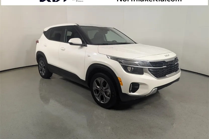 2025 Kia Seltos LX photo 1