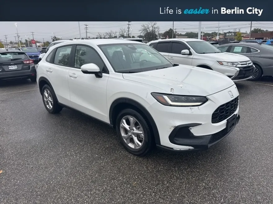 2025 Honda HR-V LX photo 1