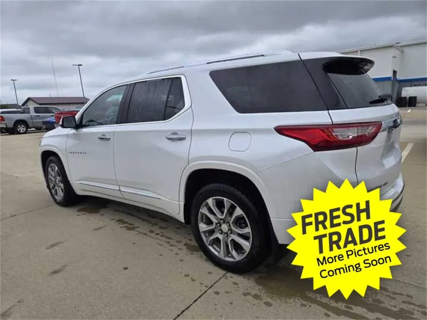 2020 Chevrolet Traverse Premier photo 1